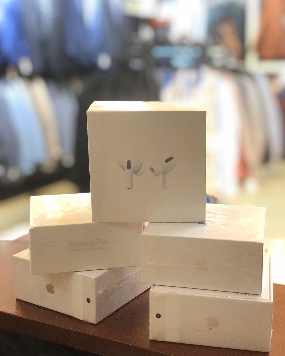 FullSuit_'s tweet photo. عرض اليوم من Full suit اجر بدلة واحصل على سماعة Airpods pro هدية 😍🏃‍♂️😍
يلا منتظرين شنو 🏃‍♂️😍😍
العرض لأول📍 5 📍 يجو يحجزو 😍🏃‍♂️
Full Suit ((خياركم الأفضل ))
موقعنا الرياض شارع اوماك شرق تقاطع اوماك مع شارع الصفا https://t.co/UanQILZAsC
