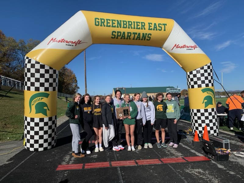 rusman1981's tweet photo. @GEHS_Spartans girls win the AAA Region 3 cross-country title today... #wvprepxc https://t.co/8iVXcQPTdz
