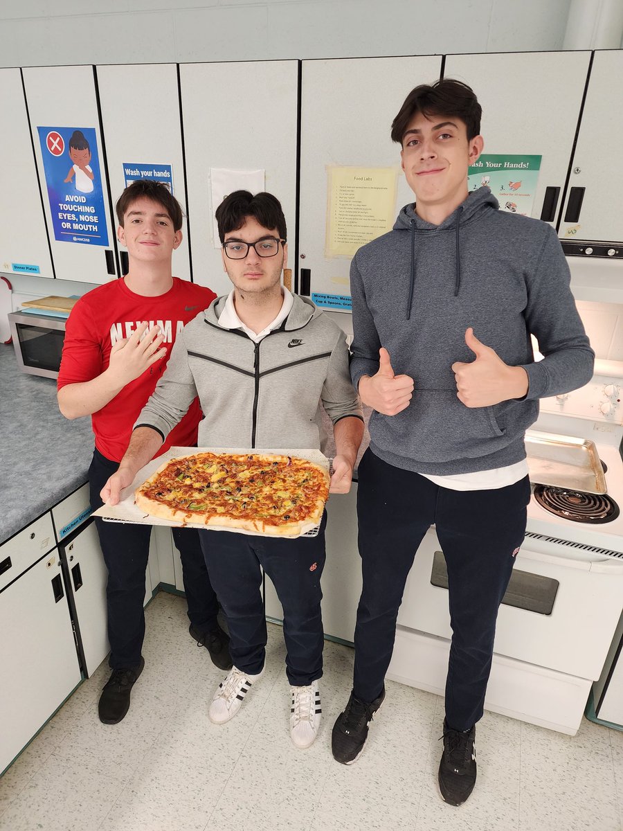 L_iliou's tweet photo. Day 2 of pizza for the 4Us and our first lab with the grade 10s - jumbo chocolate chip cookies to practice measuring. Well done everyone! @cnewmannews https://t.co/1nFNfelGQr