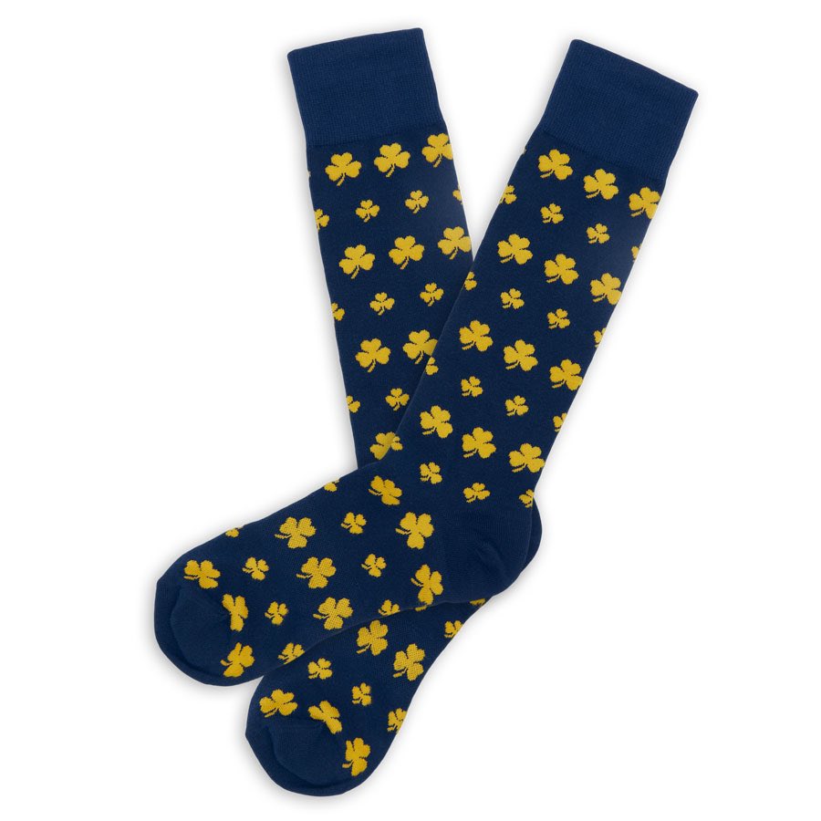 So pick out some @DeadSoxy socks, root for a #NotreDame offensive explosion and take advantage of the Score Sale with @insideNDsports (3/3). deadsoxy.com/college-team-c…