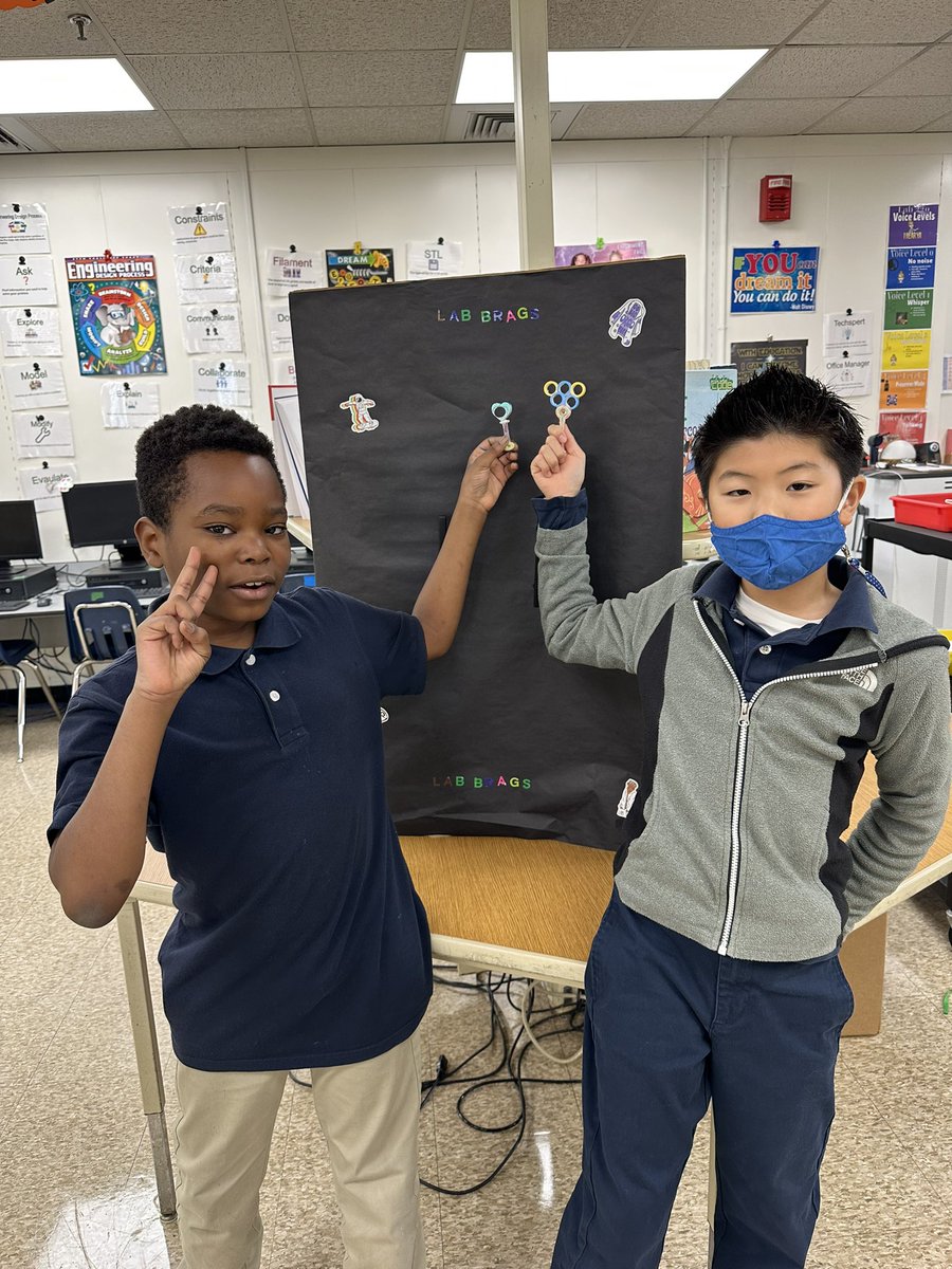 beachmont_tech's tweet photo. Cannot wait for next week where we evaluate our bubble wand designs! @tinkercad @BeachmontSchool @RPS_STEM @Mass_STEMHub #StudentWorkFridge #MassSTEMWeek https://t.co/0NKh5HKjpl
