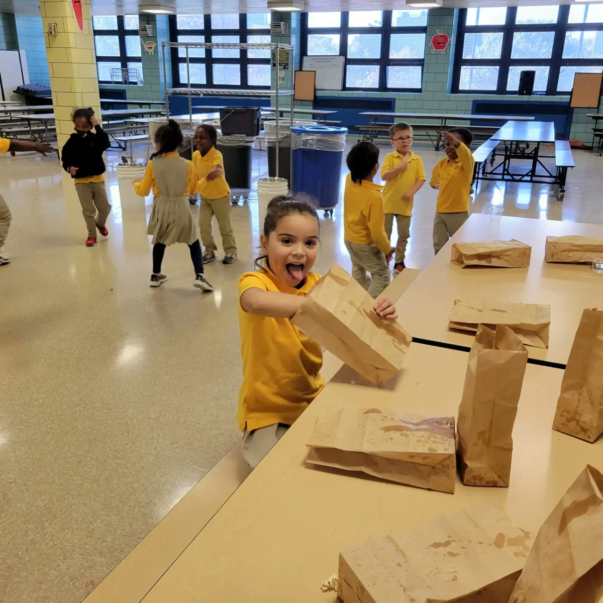 HeyBccs's tweet image. You gotta be in it to win it! Our BCCS scholars celebrated their 100% September attendance with popcorn, music &amp;amp; dancing. We encourage all of our families to strive for this benchmark! @CommunitySupt16 @D16LEADS @NequanMclean @stefanizinerman @OsseChi @NYCSchoolsOSYD #welovebccs
