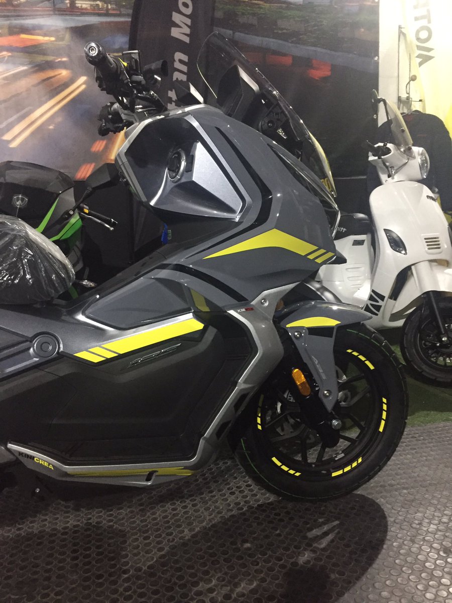 KINICREA's tweet photo. Design 2 for this @MH_Motorcycles Vr10 from #Andaluzabikesevilla #kinicrea #designyourlife #beCREA #motorhispania #vr10 #scooter https://t.co/QLhg55n28W