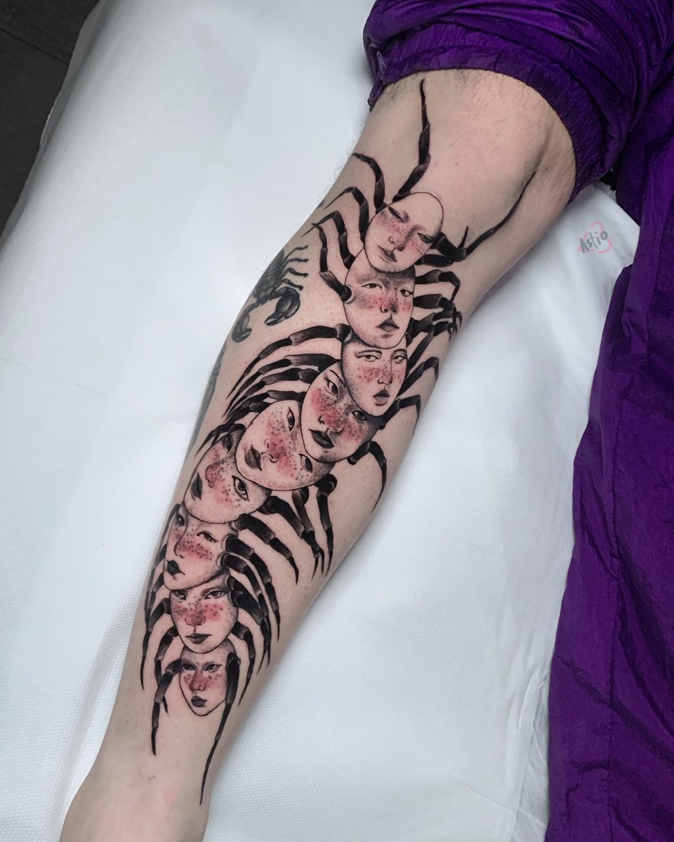 JessicaAstio's tweet photo. #HumanCentipede done in Milano 🇮🇹
Booking open
✉️ astio.info@gmail.com
#astio #jessicaastio #eroguro #weirdcore #tattoo #tattooing #tatts #ink #illustrazion #centipede #scolopendra #art #insect https://t.co/4twC9UhZTs