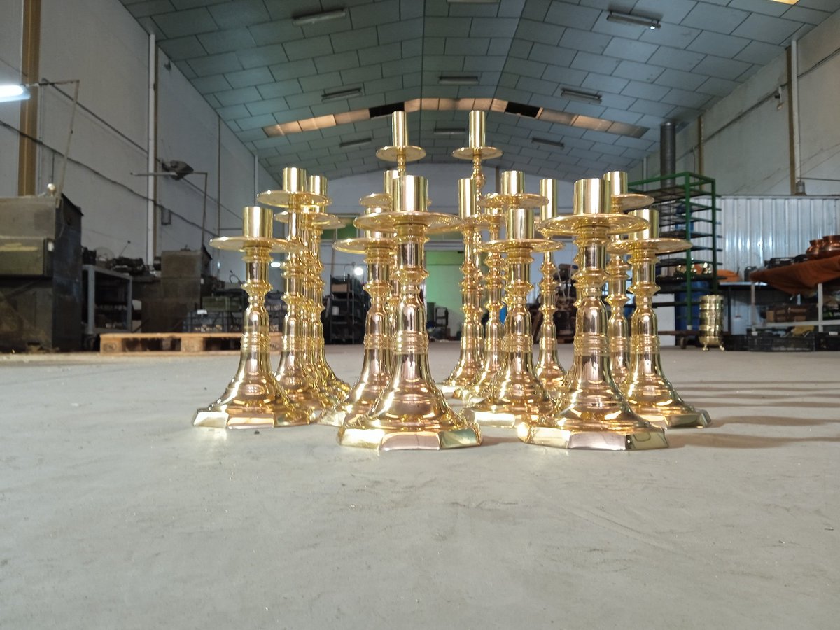 Candeleria fabricada en nuestras instalaciones.Otro cliente satisfecho de nuestra calidad.precio.Si desean presupuestos pónganse en contacto .en lumaduran.com