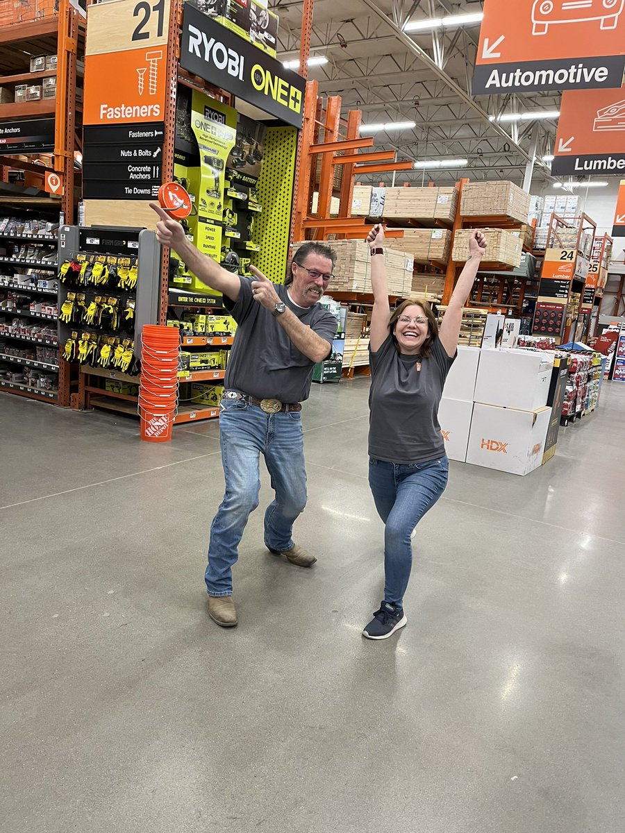 Yesterday’s twins! HC Glory and cashier Liz looking cute. DS Scott and I having fun twinning for the evening.