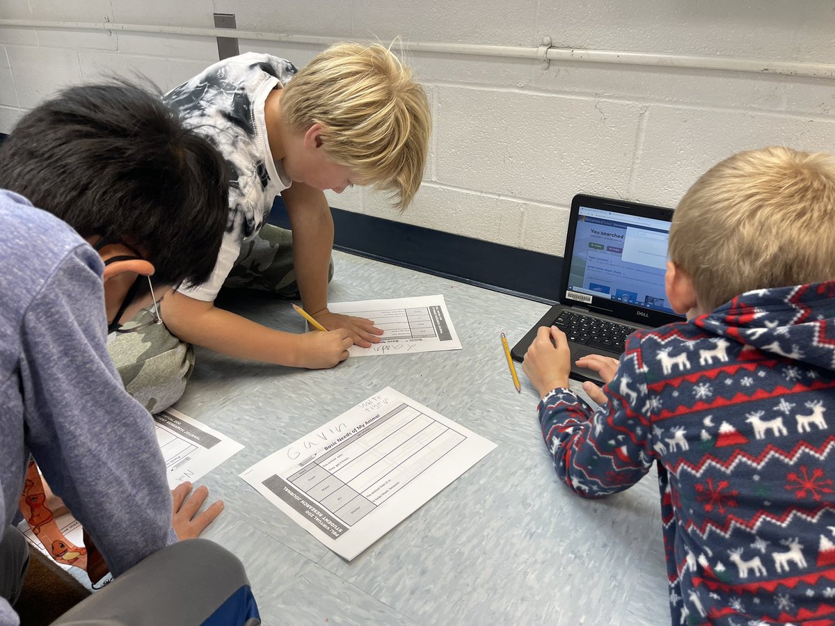 MrsSmithOCES's tweet photo. Our first PBL of the year was a huge success!  We researched different animals, their ecosystems, their adaptations, and interactions.  Then we communicated our findings to our eager kindergarten students. #PBLinFCPS #POGinFCPS @OldeCreekES https://t.co/1zr6UVH4na