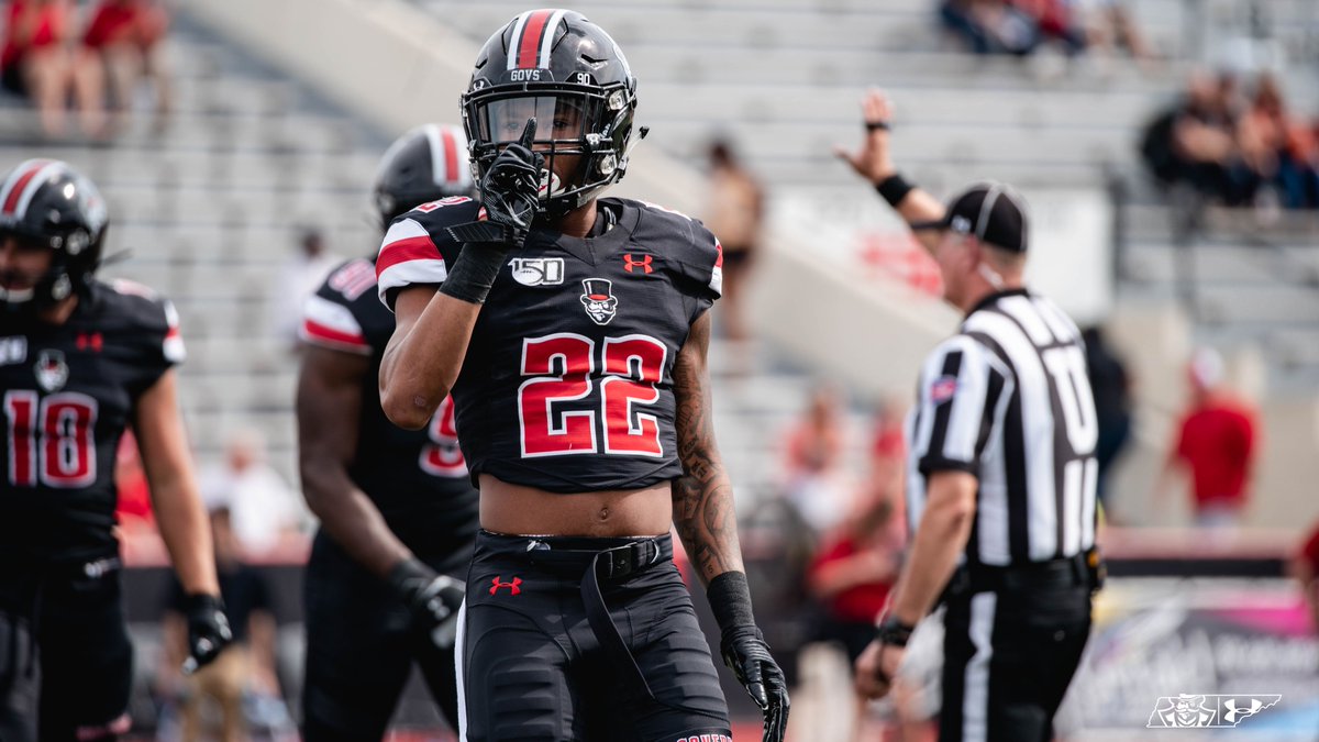 GovsFB's tweet photo. #ThrowbackThursday 🎩🏈

Next Saturday's game against Jacksonville State is a 𝗕𝗟𝗔𝗖𝗞𝗢𝗨𝗧! If you forgot the last time we had a  𝗕𝗟𝗔𝗖𝗞𝗢𝗨𝗧 against JSU at Fortera Stadium, let us remind you...

𝗚𝗢𝗩𝗦 5⃣2⃣
#19 Gamecocks 3⃣3⃣

#ChaseTheLion | #LetsGoPeay https://t.co/9ehcd0VAkh