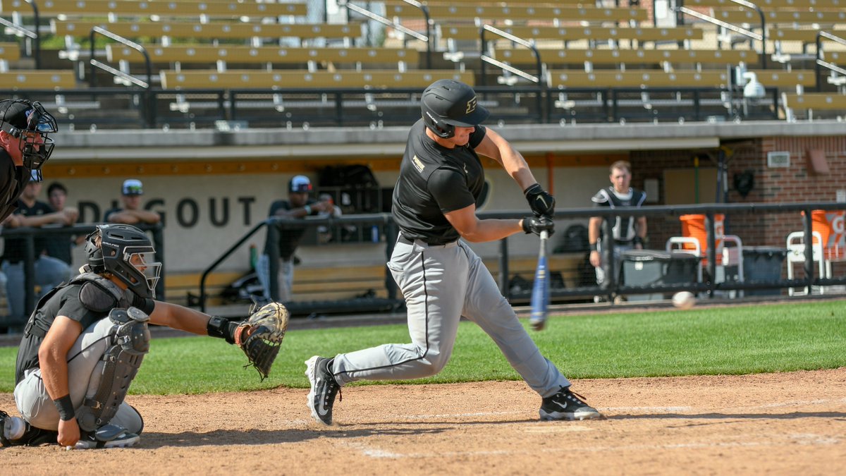 PurdueBaseball's tweet photo. 🟡 @TheLukeGaffney barrels up for an opposite-field blast off the top of wall in right center. His RBI double highlighted another 2-run frame for Gold.

Bolton followed with an RBI ground out as Chrisman &amp; Mallot score.

Mid 2nd: Gold 4, Black 0
Live: https://t.co/yXCfq3pOgl https://t.co/aQCv3xlwFE