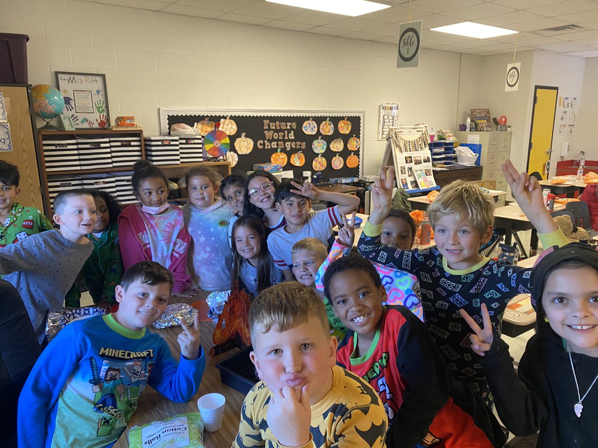 MrsRitt_2ndCSP's tweet photo. Today we had Camp Ritt and loved our STEM make a tent activity! 🏕 https://t.co/AoRMAV2Bzk