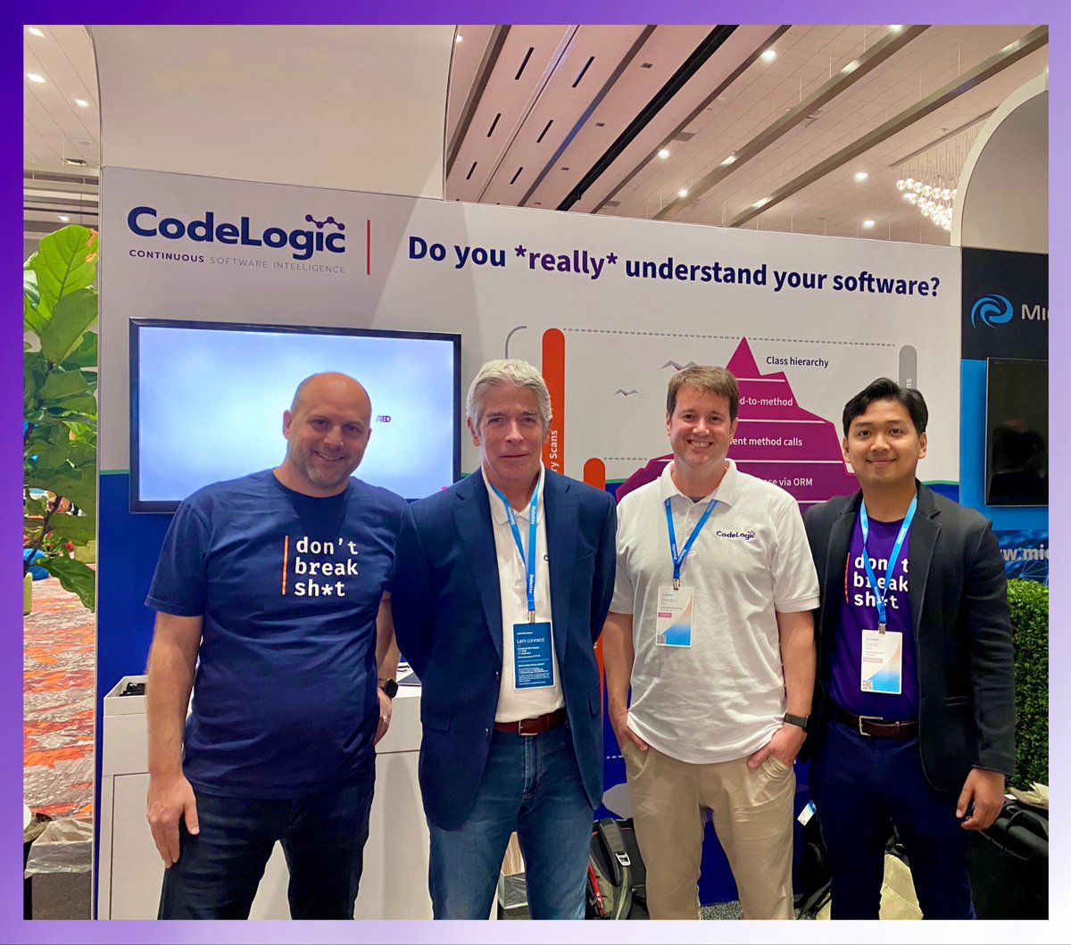 codelogicinc's tweet image. Wrapping up our last day at JavaOne - It&apos;s been a great experience meeting so many amazing Java dev professionals! A big thank you to Oracle @CloudWorld @JavaOne for putting on this great event!  #CodeLogic #OCW #CloudWorld #Java