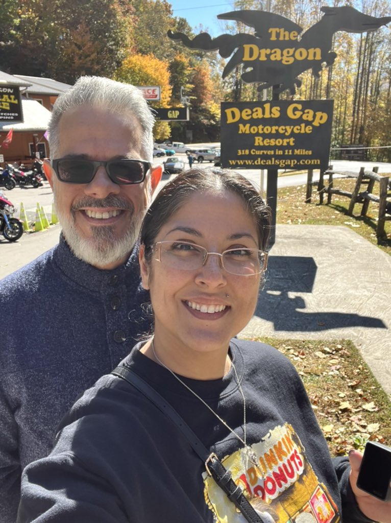 MarcyReads's tweet image. We slayed the dragon! Driving the Tail of the Dragon was so so fun! It’s always a great time with the hubs and these sceneries were just chef’s kiss! Also, how cool is my sweatshirt? 🥰