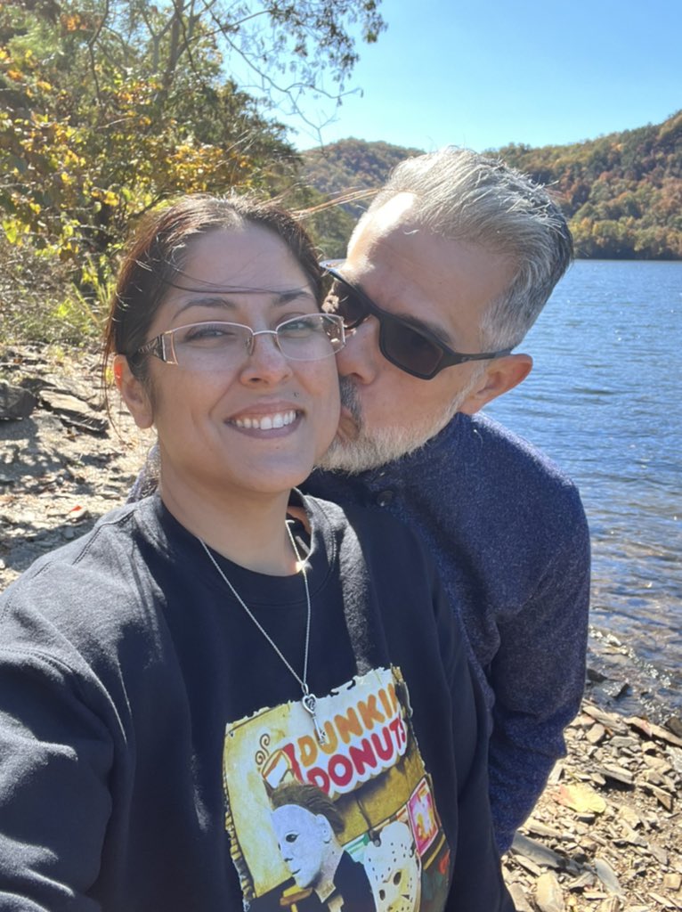 MarcyReads's tweet image. We slayed the dragon! Driving the Tail of the Dragon was so so fun! It’s always a great time with the hubs and these sceneries were just chef’s kiss! Also, how cool is my sweatshirt? 🥰