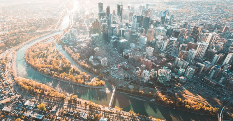 cityofcalgary's tweet photo. Our Downtown Strategy team and partners are talking office to residential conversions and the Downtown Calgary Development Incentive Program at #BUILDEXAlberta on October 27 at 11:30am @CTCC_Calgary
Register to take part by clicking ⬇️