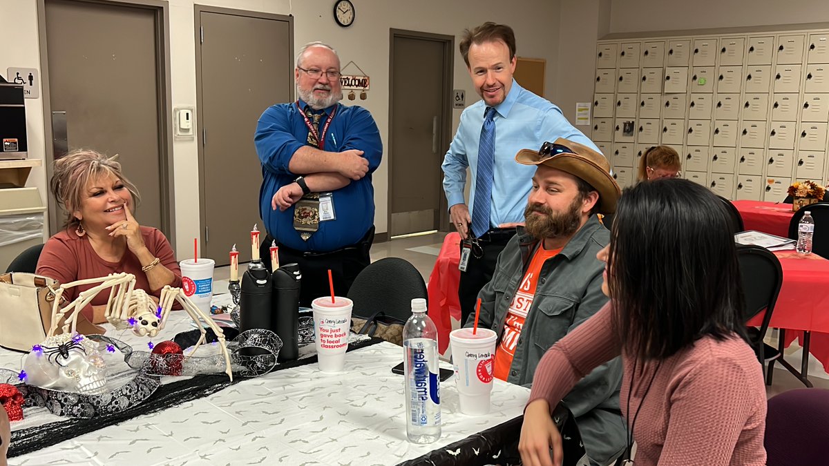 MontgomeryISD's tweet photo. In honor of #SchoolBusSafetyWeek and the amazing job our MISD Transportation Dept does to keep our students safe each day, Dr. Morrison and some MISD Trustees visited transportation offices today to deliver Sonic drinks before afternoon routes. THANK YOU! #OnePathTogether https://t.co/DBoYoSdIm5