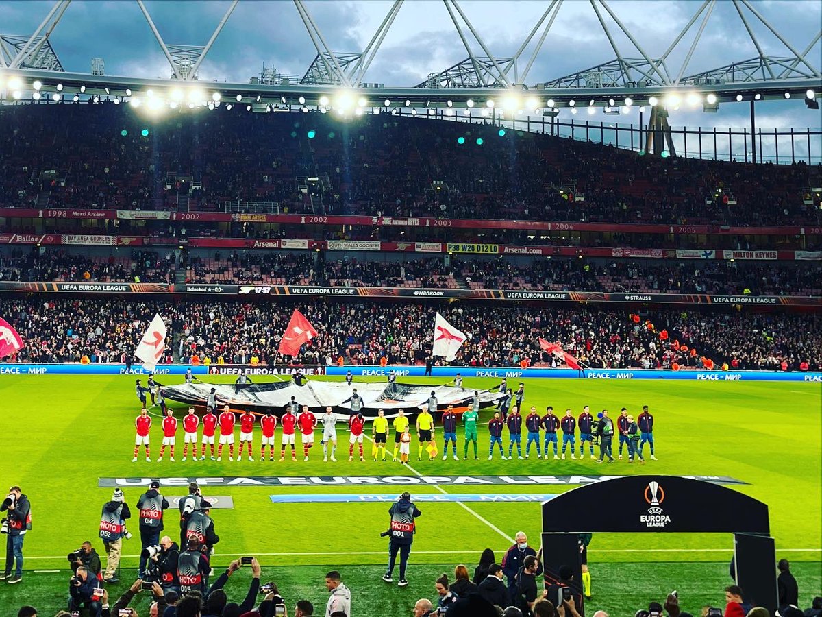 SheedsAnalysis's tweet photo. Unreal experience to catch an @Arsenal win in the Europa at Emirates vs PSV https://t.co/9S4cotRUpW