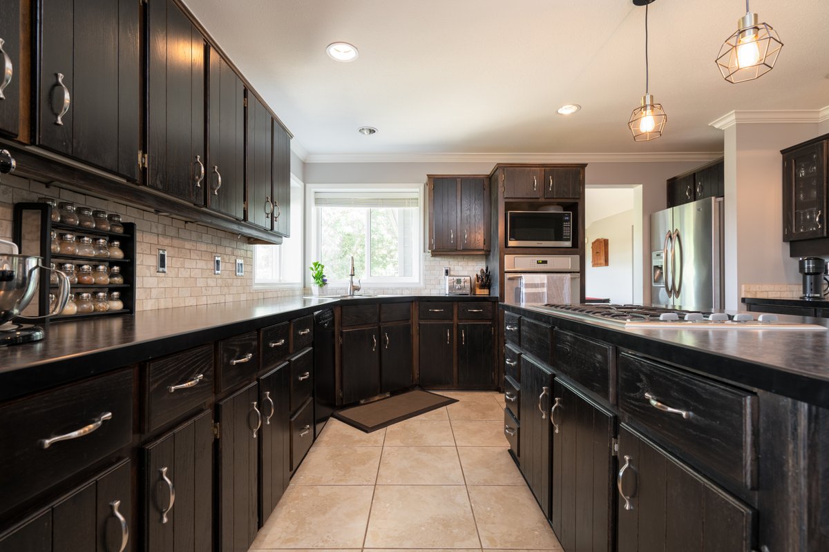 BCFarmandRanch's tweet photo. NEW PRICE!

34465 Hallert Road, Abbotsford
$2,290,000 | MLS# R2730239

Nearly 2.5 acre parcel w/ 5,473 sqft home. Click below for more information!
https://t.co/93RNQh46zu https://t.co/BHgqxZu5KM