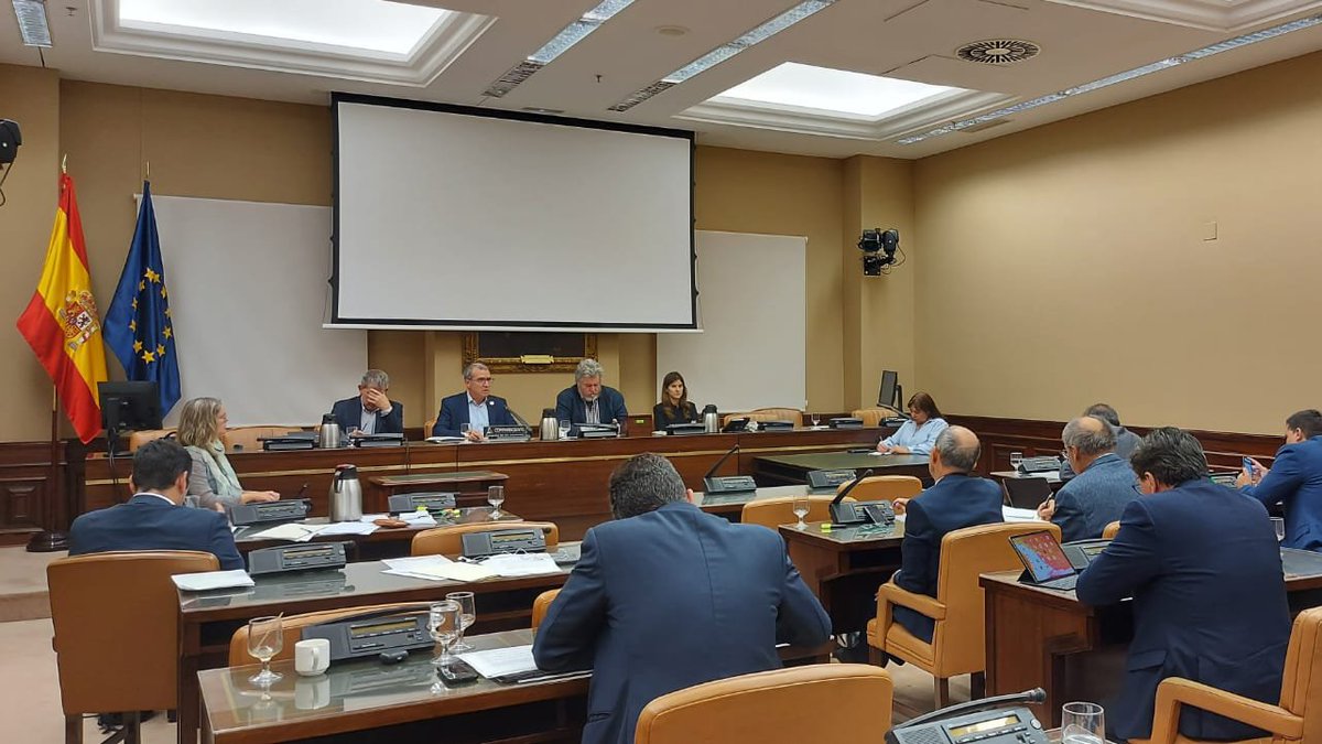 RDemografico's tweet photo. 📍@Pacoboya ha comparecido en el @Congreso_Es para presentar los #PGE
🏘️El Programa de #RetoDemográfico y lucha contra la #despoblación contará con 71 M€, un 30% más respecto a 2022
🎯Además, el #Plan130 del Gobierno en esta materia recoge una inversión de 4.400 M€ para 2023 https://t.co/12h0ZHVgHW