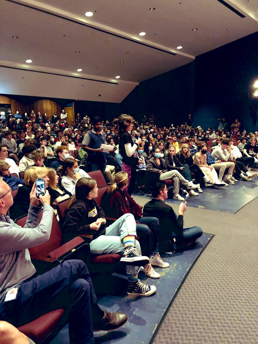 Maria_Kauko's tweet photo. As guests of Senator Sanders in Vermont - Students of Harwood Union school bombarding @FINambUS Mikko Hautala with questions on Finland’s education, health care and social security. 🇫🇮🇺🇸 https://t.co/cQZ3s4kSaE