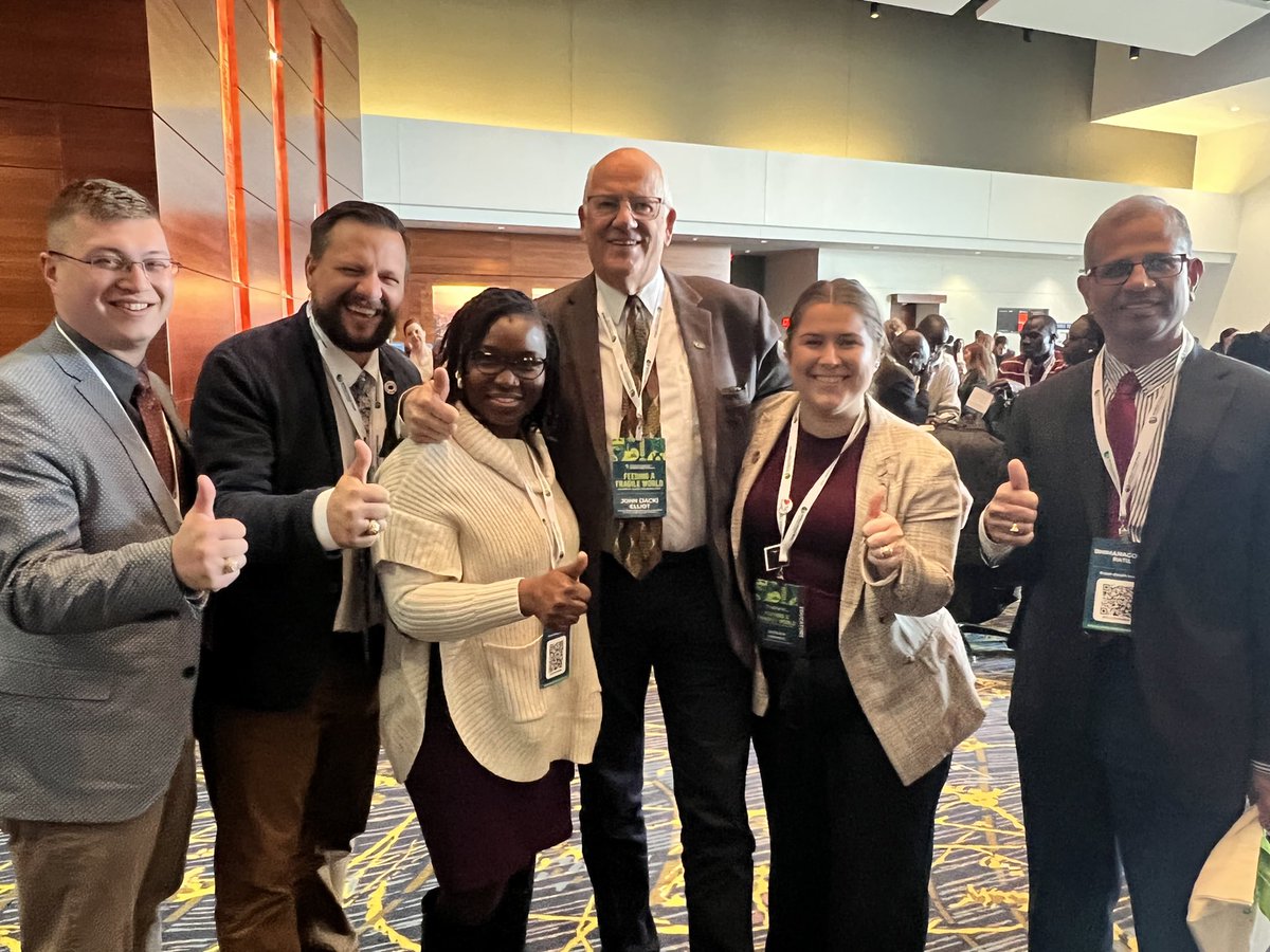 elliot85721's tweet photo. @elliot85721 always great to see @ALECaggies @JessicaRSpence @txresearch at the @WorldFoodPrize. #InternationalAgriculture #PeaceNotHunger https://t.co/k6Advt0vzC