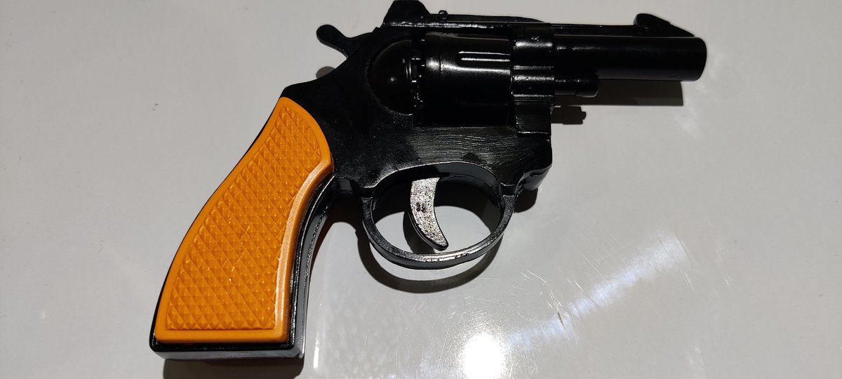 stylesen's tweet photo. Long time dream, got it today. I've been searching for this for the past 25 years, now I got this metal thing for Diwali!!! https://t.co/jmkvpUg4Hc