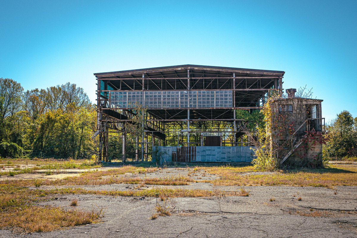 billwebbmemphis's tweet photo. #leica #leicavlux5 #mirrorlessphotography #billwebbjr #leicaphotography #leicaphoto #abandonedplaces #abandonedmemphis #memphis #memphistennessee https://t.co/jK4ak2TjLG