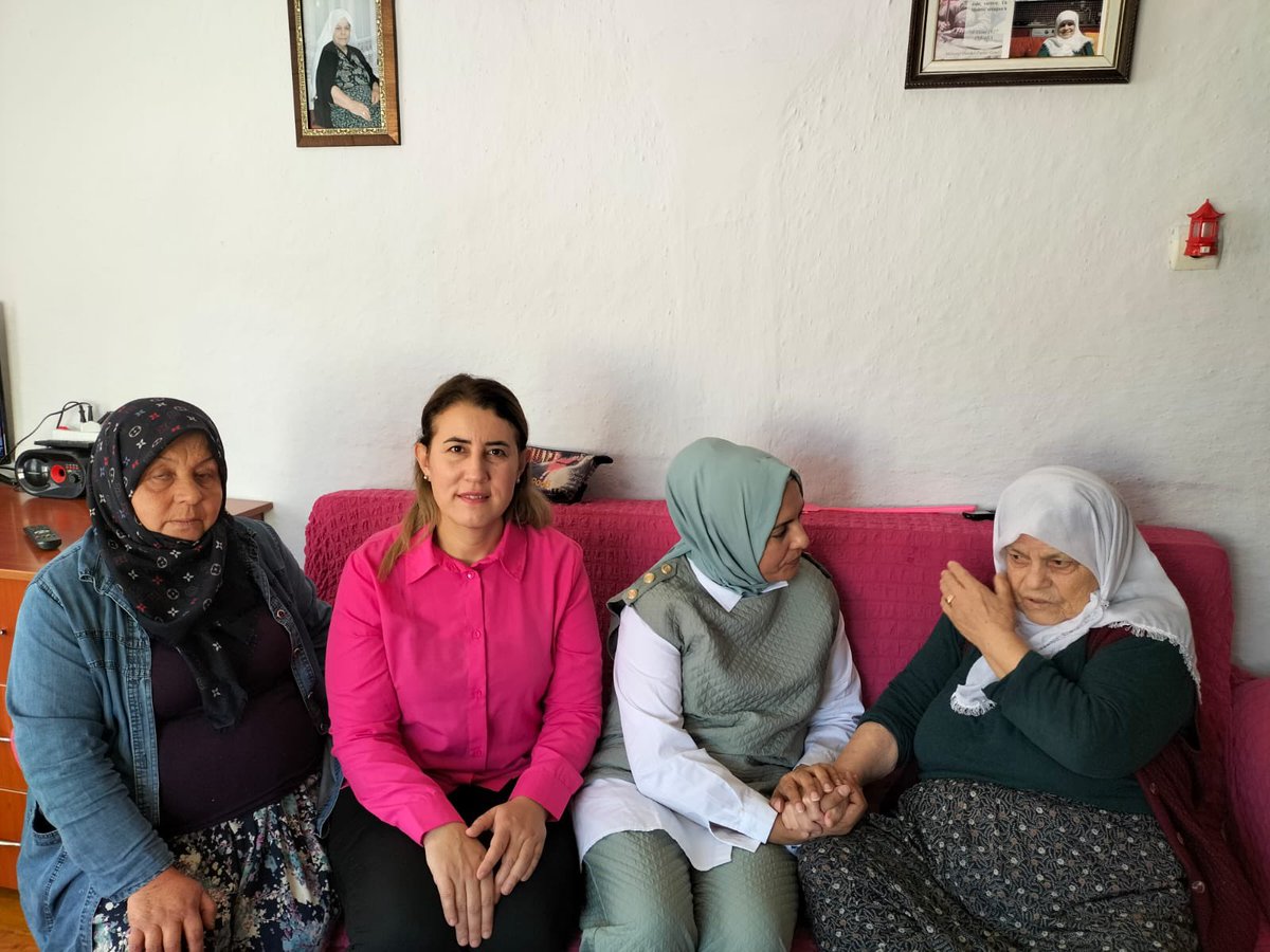 Bugünkü "ÜYE ZİYARETLERİ"  kapsamında; 
İnsan Hakları Birim Başkanımız Meryem Yiğit  ve Alpu İlçe Kadın Kolları Başkanımız Meral Keskin  ile birlikte üye ziyaretlerimize devam ediyoruz.
   
   📍Alpu
   📍Bozan 
Teşkilatımız, Cumhurbaşkanımızın selamlarını  ilettiler.
<a href="/AKKADINGM/">AK Parti Kadın Kolları</a>
