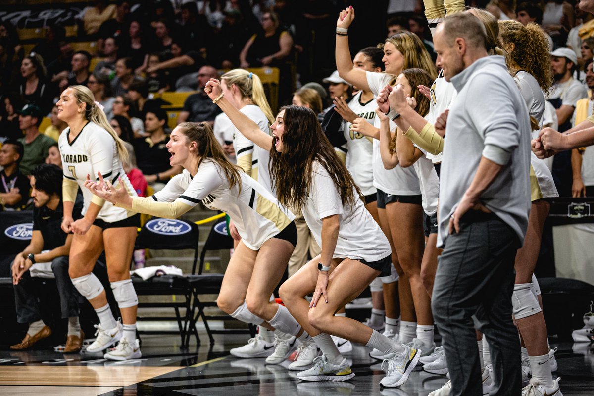 The LA schools are in town this week for a matchup with @CUBuffsVB 🏐 Come by CUEC to cheer on the Buffs: 📆 Friday, Oct. 28 🆚 UCLA 🕕 6pm 📆 Sunday, Oct. 30 🆚 USC 🕛 12pm 🎟: buffs.me/2WndU6w #GoBuffs