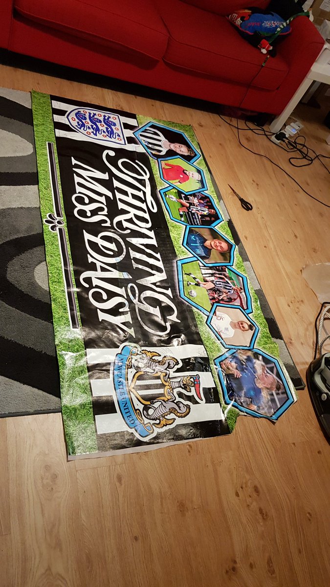 Helen_Hudspith's tweet image. Before I started making this, I wish someone had warned me how disturbing it is when you accidentally melt a 17 year old young lady's face! #NotAPro #stillLearning @Burt8Daisy @lianne_truscott