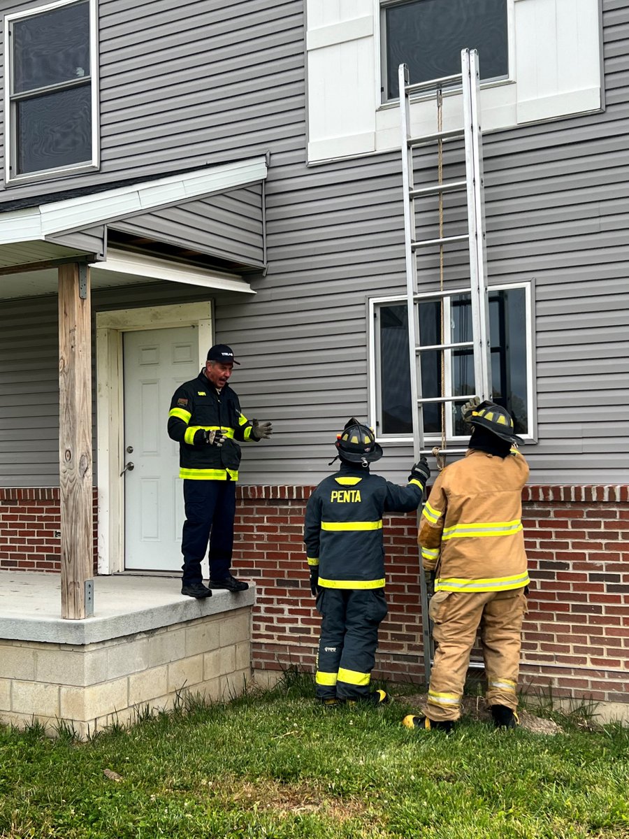 🔥 This week, students in the Firefighter program completed over 20 hours of hands-on work-based learning hours, working with instructors from all over the country through the <a href="/BGFIRESCHOOL/">BGSU Fire School</a>. 🧑‍🚒 🚒 We are so grateful for this partnership! #SuccessReady