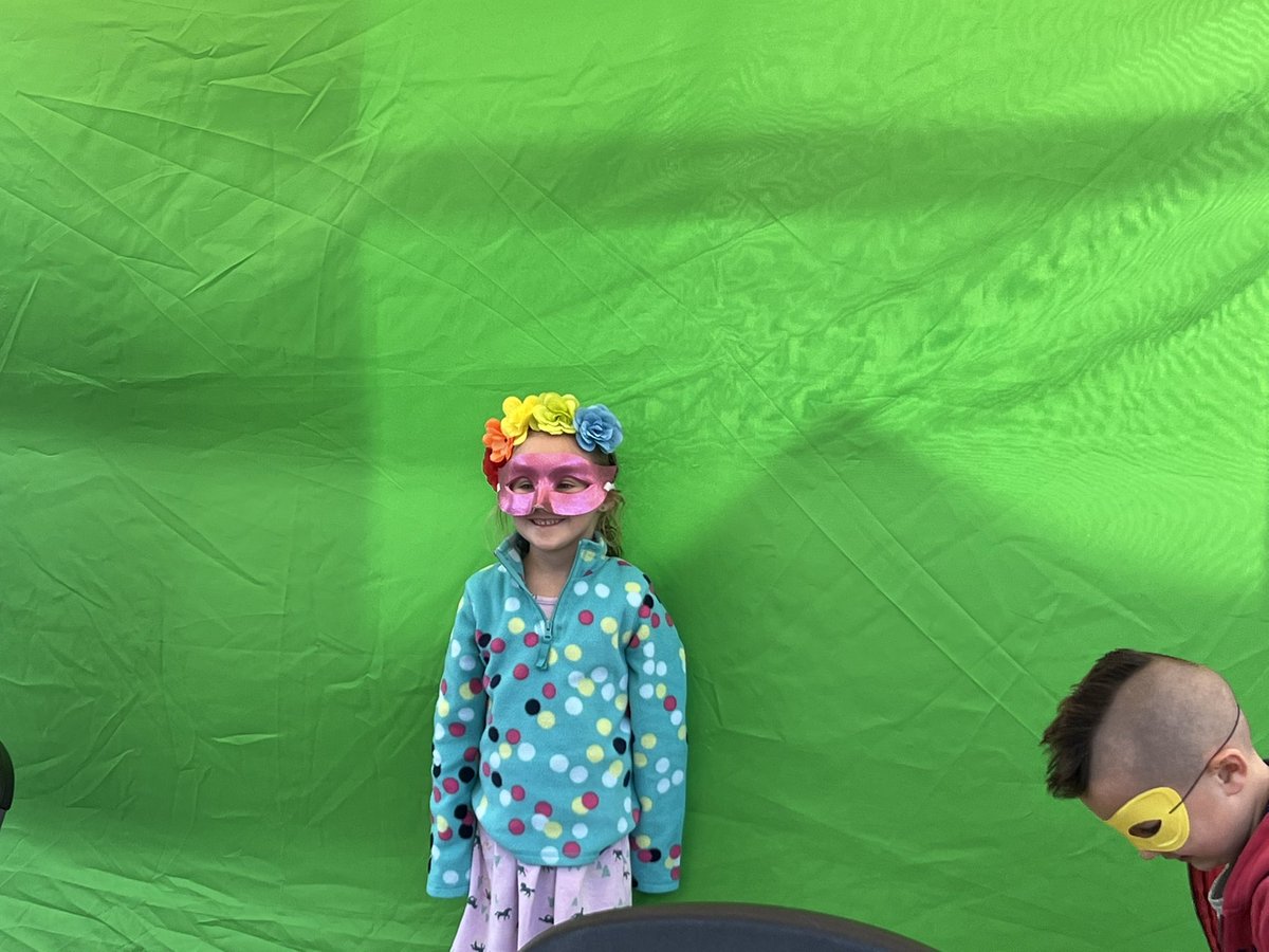 sbrush522's tweet photo. Community Media Day happening now until 6pm at @NorthAndoverCAM ! Play in front of the green screen or get a free caricature.  There’s yummy food and Mario Kart! 🎥🎮 https://t.co/4YpNzL1FDf