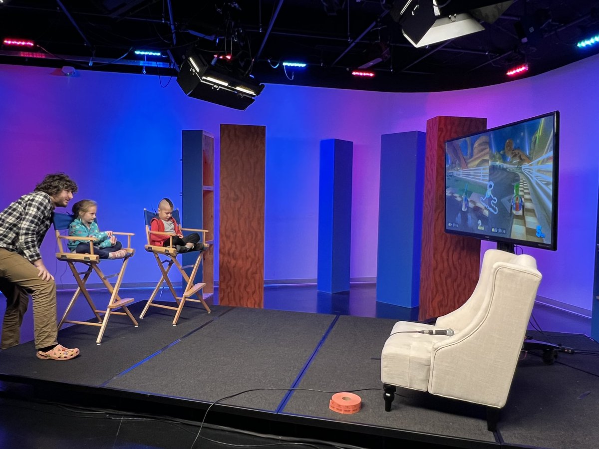 sbrush522's tweet photo. Community Media Day happening now until 6pm at @NorthAndoverCAM ! Play in front of the green screen or get a free caricature.  There’s yummy food and Mario Kart! 🎥🎮 https://t.co/4YpNzL1FDf