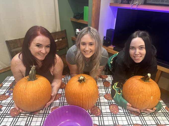We live on Twitch!!!  Pumpkin Craving With Friends 🎃 https://t.co/1pnj6FTRA5