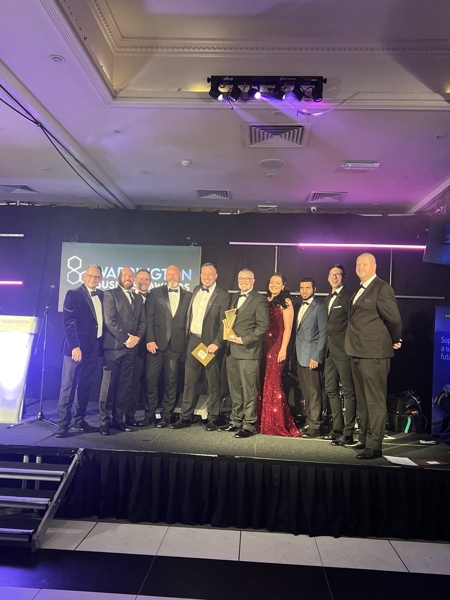 Congratulations to CDX Security Ltd on winning the Warrington Business Award 2022 for Large Business of The Year! 🏆🎊

Sponsored by iSupply Group 👏🏻👏🏻