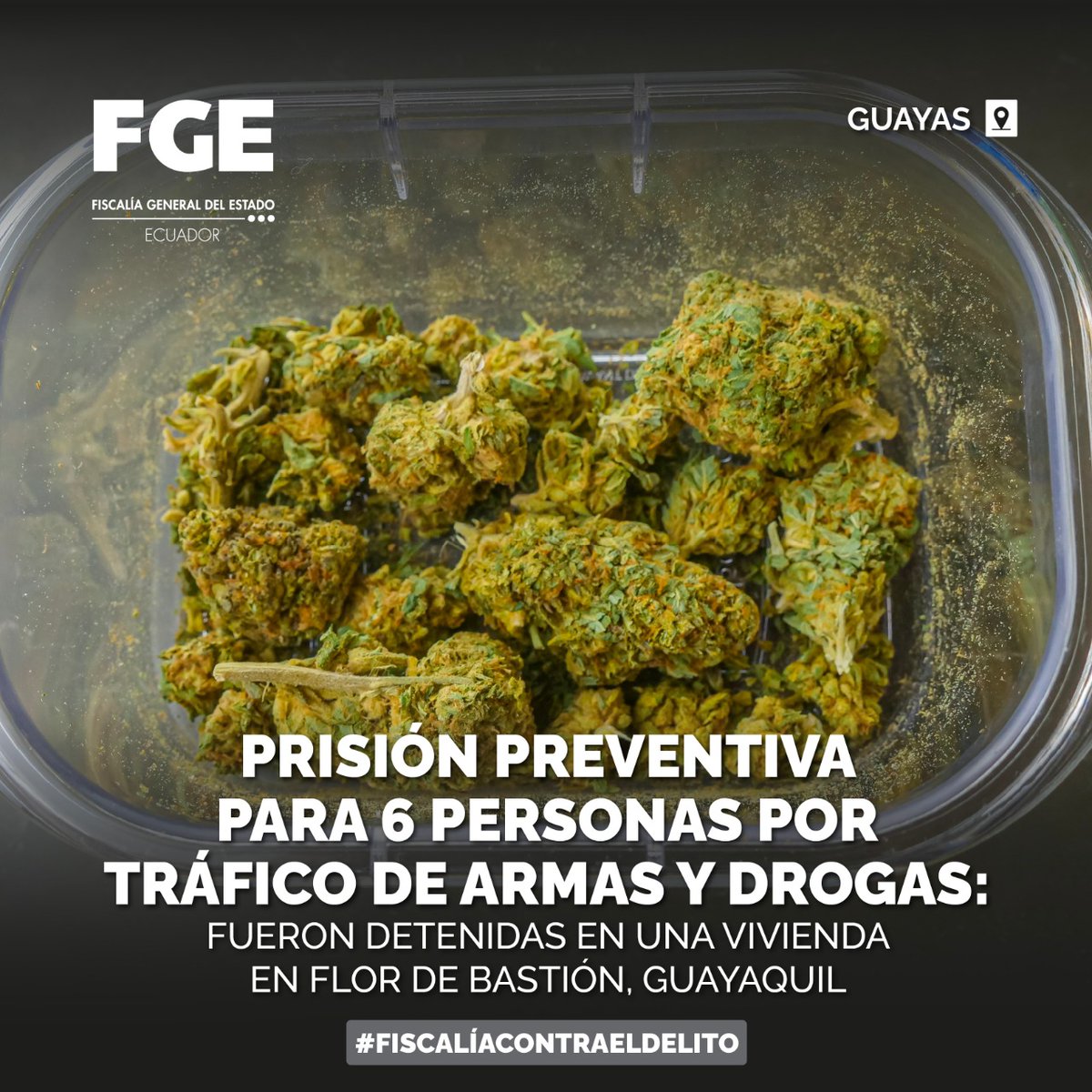 #ATENCIÓN | #Guayas: 8 armas de fuego y drogas fueron decomisados al interior de un inmueble, en el norte de #Guayaquil. #FiscalíaEc formuló cargos contra 6 personas a quienes se les dictó prisión preventiva. Más información ⬇️ bit.ly/3DcFbv9