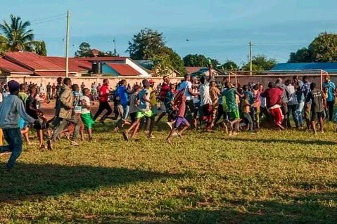 FcTaliBase's tweet photo. 7th August 2022

Kombani Homes Peace Super Cup organised by @KombaniHomes, @Samba4Youth and Ma Isha Trends at the Kombani Force Ground.
Aim was to promote peaceful coexistence during the 2022 Kenya General Elections.

Fc TaliBase won the Title on penalties🏆
#talibasefc
#football https://t.co/5iEWkuwhJ0