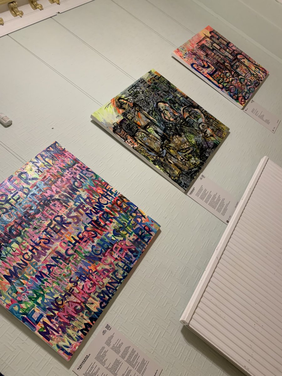 LouLouMach's tweet photo. Cracking night of art and poetry with the best people @emmaevansstudio @bryan_dutch @romina_writes @TheLisaOHare @PoetThirsty 💛 https://t.co/clZdUSOti1