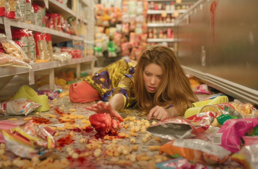 VivianTorrijos's tweet photo. No estoy segura si me gustó la canción, tampoco si me gustó ver el corazón de Shakira en el piso  …  o de escuchar que la culpa fue de la monotonía (me pareció muy blando) de lo que si estoy segura es que Gerard Piqué es una abominación. https://t.co/BHM0OVo3TG
