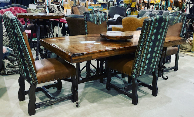 OurStuff3's tweet photo. Add a bit of regal to your dining area with exquisite #customfurniture. Our skilled craftsmanship; your eye for aesthetics! Visit https://t.co/2C0Ph9AtLZ for some inspiration. #diningtable #diningchair #diningareafurniture #aestheticfurniture #diningareagoals https://t.co/xAOtkHVRMH