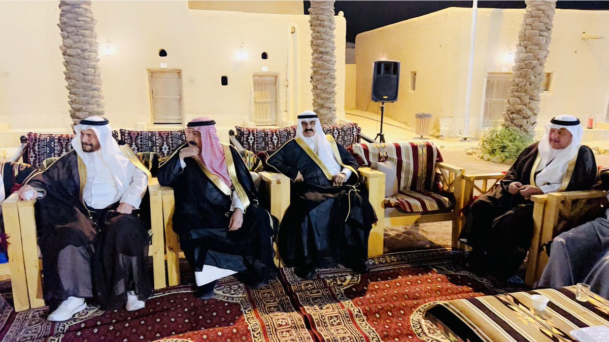 tamimi3035's tweet photo. احتضنت قرية الخبراء التراثية @alkhabravillage مساء اليوم احتفال الشيخ:عبدالرزاق الحمياني  في مجلس حي بئر عثمان بن عفان رضي الله عنه في المدينة المنورة 
وبحضور محافظ رياض الخبراءأ:فهد السلطان 
@EmarahAlQassim #القصيم #الخبراء https://t.co/AfNKbk2wkh