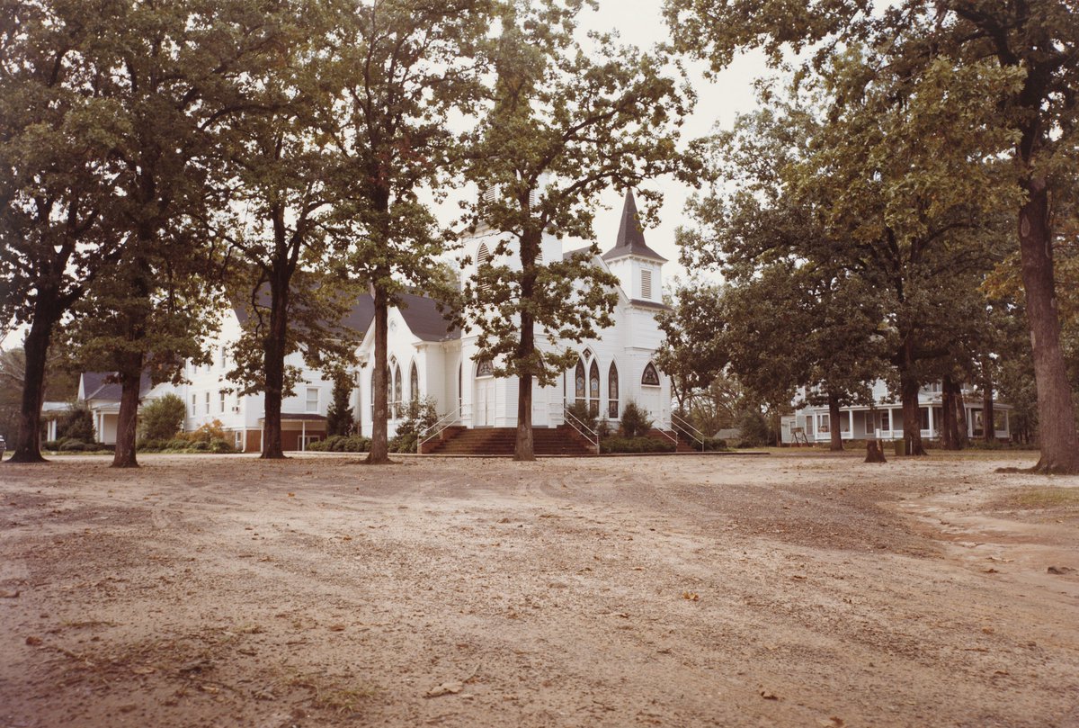 MoMA Photographs (Bot) on Twitter "William Eggleston, Baptist Church