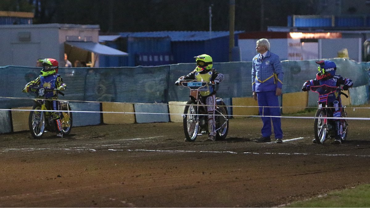 🏆 ACADEMY CHAMPIONSHIP: The inagural Monarchs Speedway Academy Championship will take place after tonight's Stellar Devils v Lion Cubs match. Stay behind to cheer on the kids over 5 heats of action!