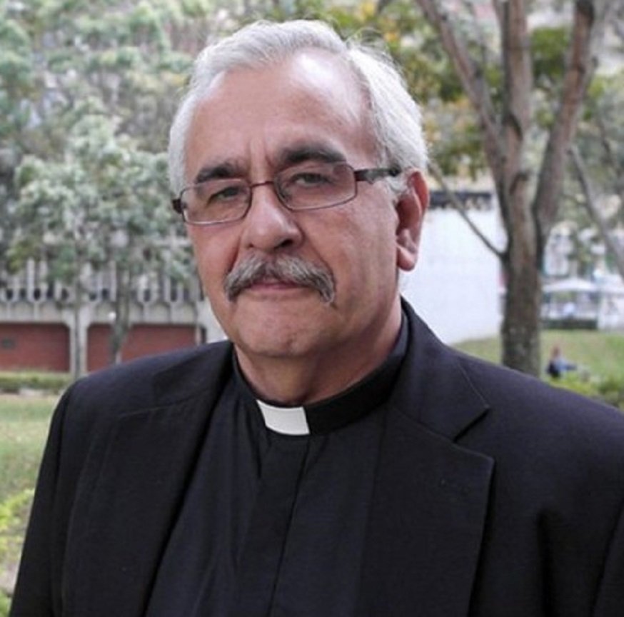 José Virtuoso, sj (1959-2022)

La UCAB pierde a un gran rector, que supo tramontar tiempos muy duros.

La historiografía, a un investigador de lucidez y precisión.

Venezuela, a un ciudadano ejemplar. 

Y todos los cristianos a un cura de almas comprometido y bueno.
QDEP.
