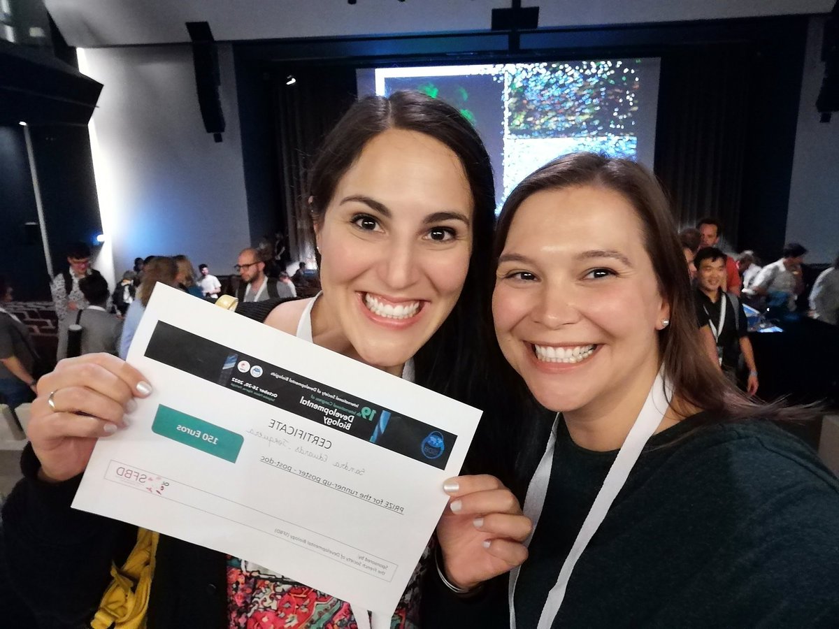 So happy and proud of my lab mate and friend <a href="/SandraEdwJor/">Sandra Edwards 🌳</a> for being awarded one of the best poster prizes in #ISDB2021! Glad to see her awesome work having such recognition! 🎉