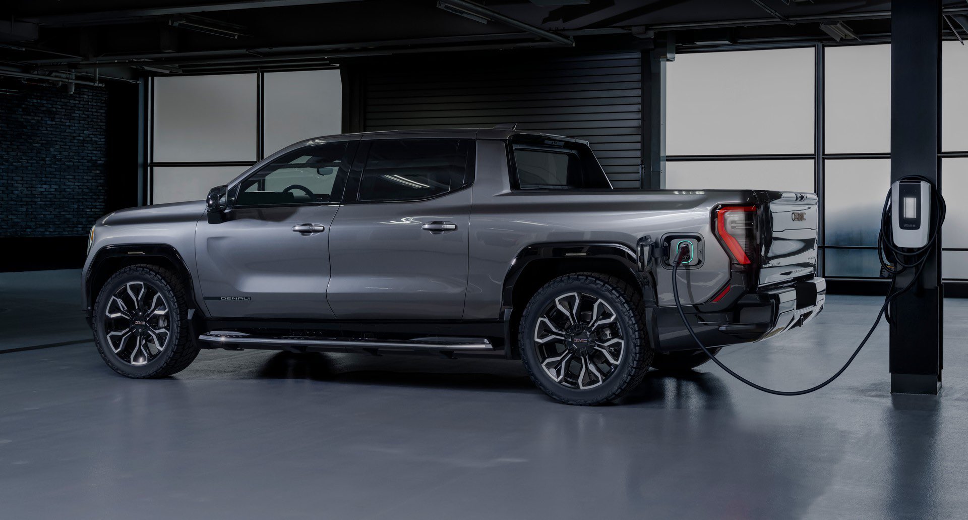 Cole Marzen on Twitter "The 2024 GMC Sierra EV makes its world
