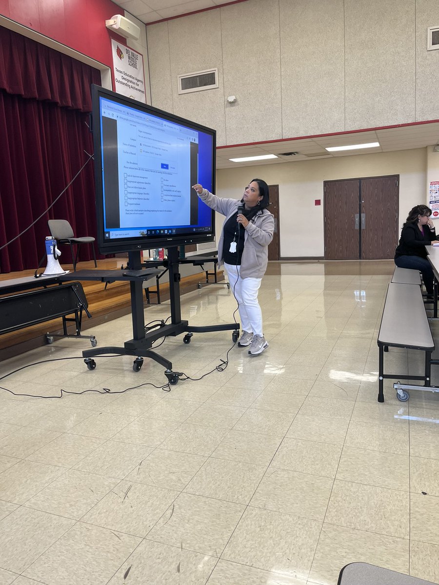 dvisd_hr's tweet photo. We presented AND participated in our own HR team learning. #DVU2022 was so great for the @DVISD_HR team! #valuestovision #DVDifference #professionallearning https://t.co/KYWruf4jzQ