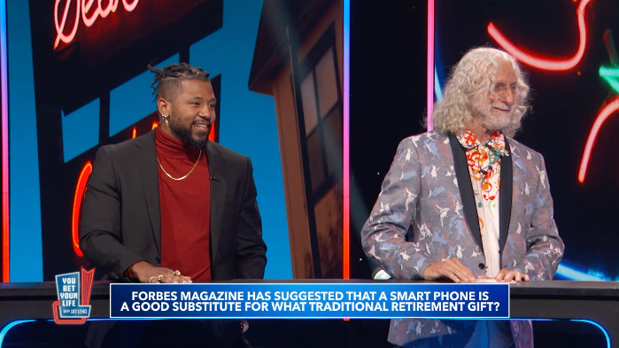 youbetyourlife's tweet photo. What would be a good retirement gift? 🎁 https://t.co/22ebjpKDPU