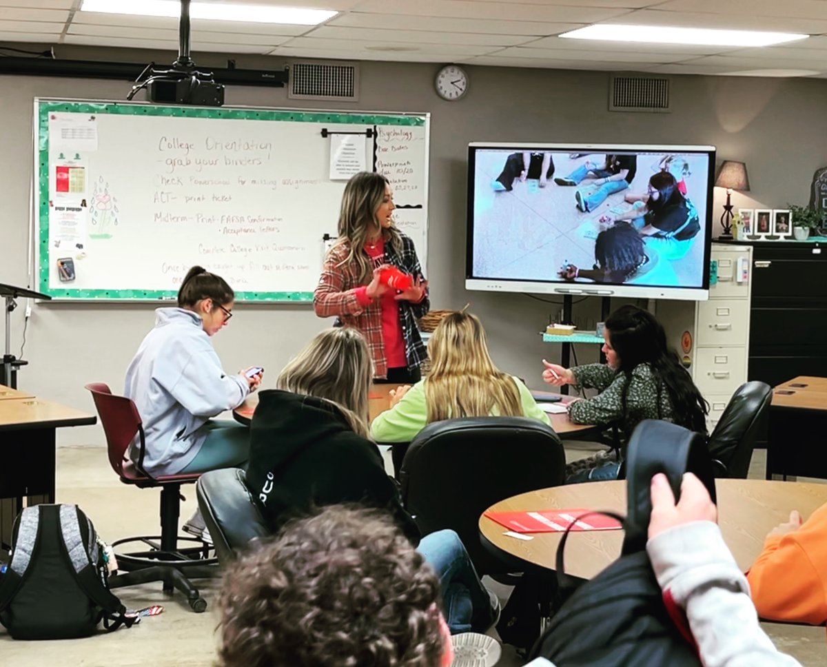 FutureRedRavens's tweet image. Successful visit at Labette County High School today! Excited to see these students at our JR/SR Day in a few weeks! #oncearavenalwaysaraven #jointheflock