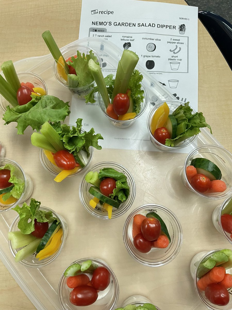 MrsStOnge's tweet photo. Cooking for our classroom with extras to share with teachers for PT Conferences day 2! #teachlovecoffee #HealthyEating #tryingnewfoods #n2yrecipe #lifeskills #cookingintheclassroom https://t.co/MjAD1UBbWM