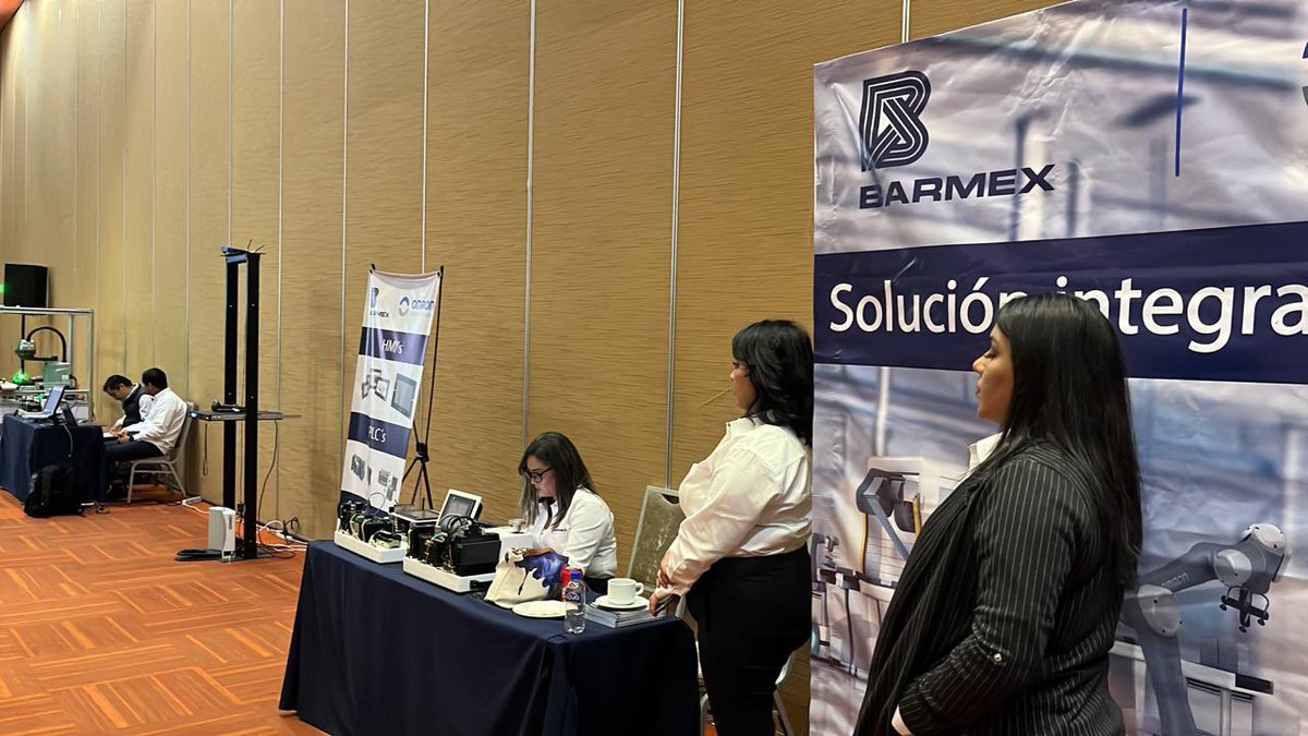 BarmexMexico's tweet photo. #barmexmexico en alianza con #omron presentando este increíble #showroom a nuestros clientes en #Guadalajara #automatizacionindustrial #sensores #componentes #seguridad #robotica #sistemasdevision https://t.co/sBFbybRCIE